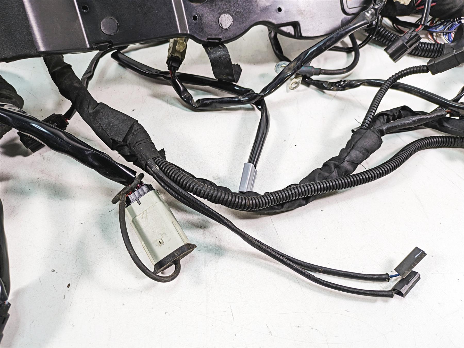 2020 Harley Touring FLHX Street Glide Main Wiring Harness Loom - Read 69201988 {{ shop.shopifyCountryName }} - Mototech271