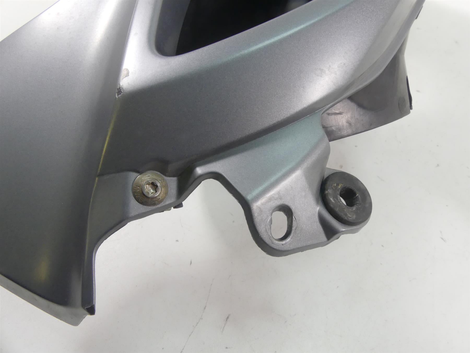 2015 BMW R1200RT K52 Right Side Between Leg Knee Fairing Cover 46638583582 {{ shop.shopifyCountryName }} - Mototech271