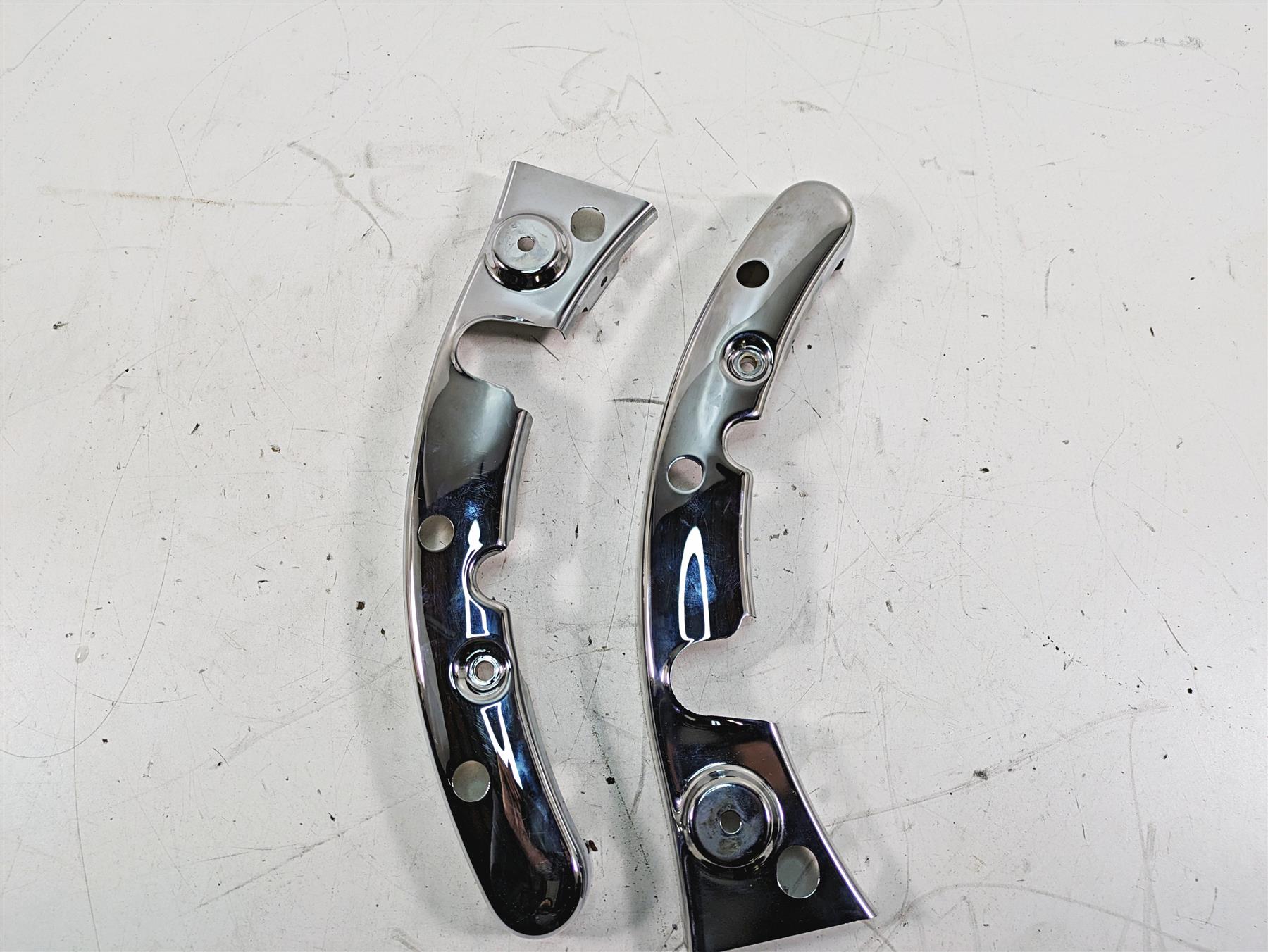 2011 Harley Touring FLHR Road King Rear Fender Braces Struts 47502-09A 47504-09A {{ shop.shopifyCountryName }} - Mototech271
