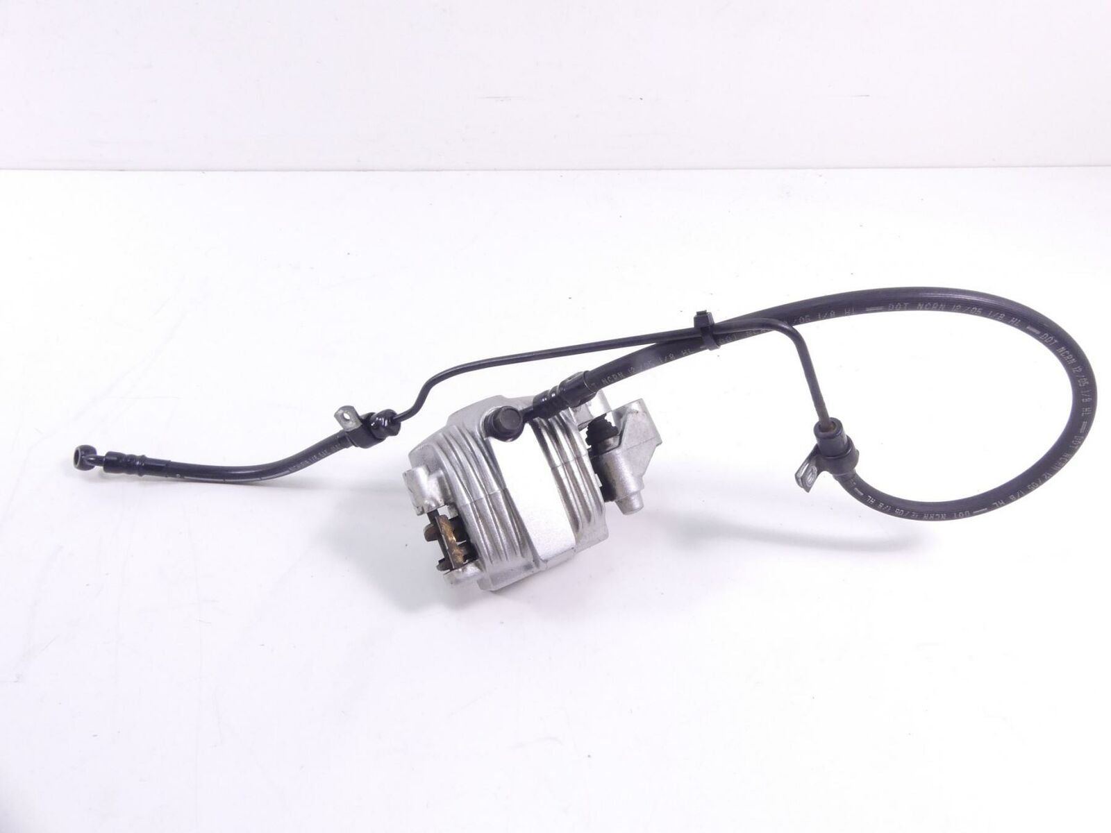 2006 Harley Sportster XL1200 C Front Brake Caliper & Line Set 44121-04A {{ shop.shopifyCountryName }} - Mototech271