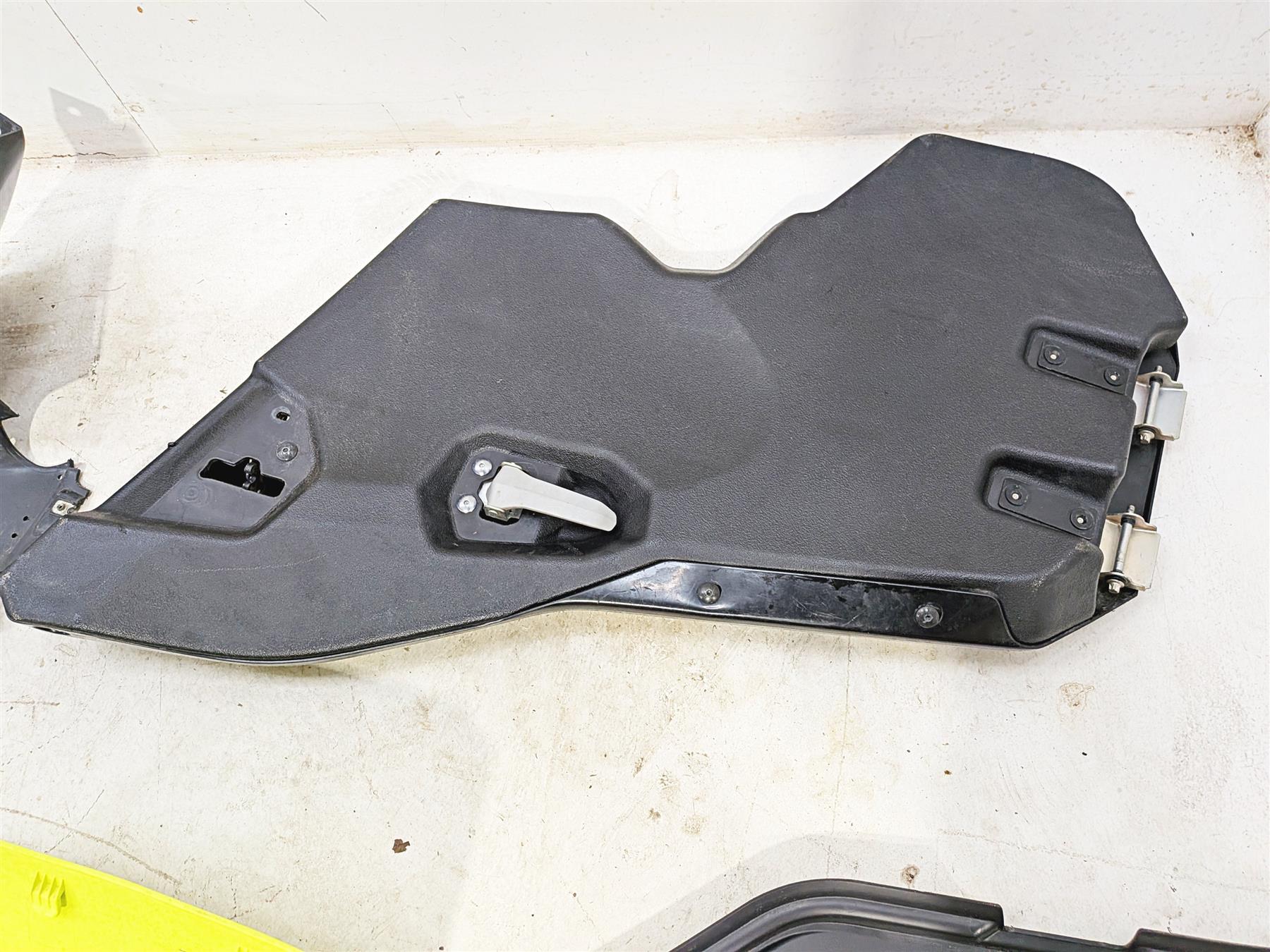 2021 Yamaha YXZ1000R EPS SS SE Yellow Outer Fairing Fenders Grille 2HC-F1511-40 {{ shop.shopifyCountryName }} - Mototech271