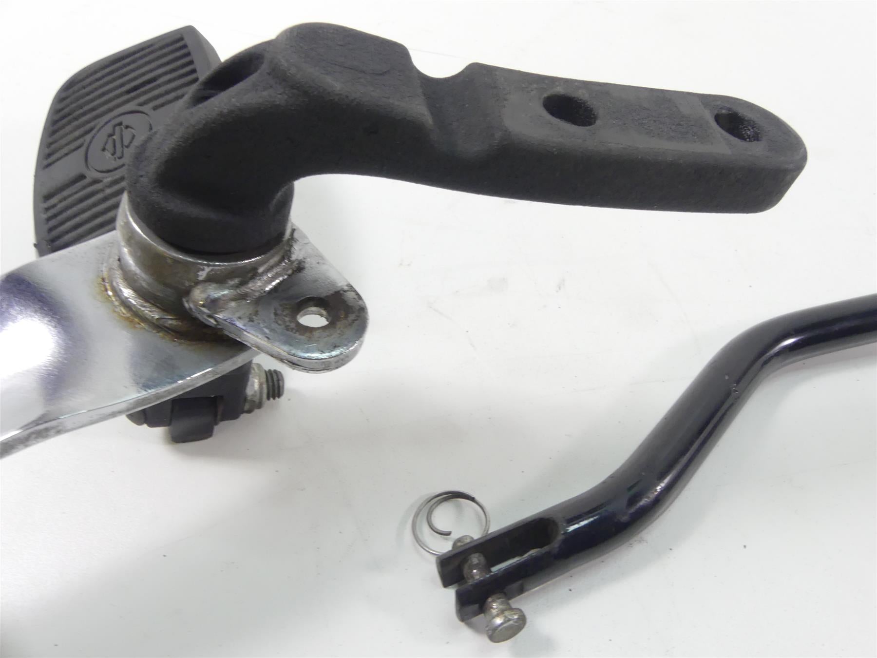 2013 Harley FXDWG Dyna Wide Glide Front Rider Forward Foot Controls 33693-03 {{ shop.shopifyCountryName }} - Mototech271