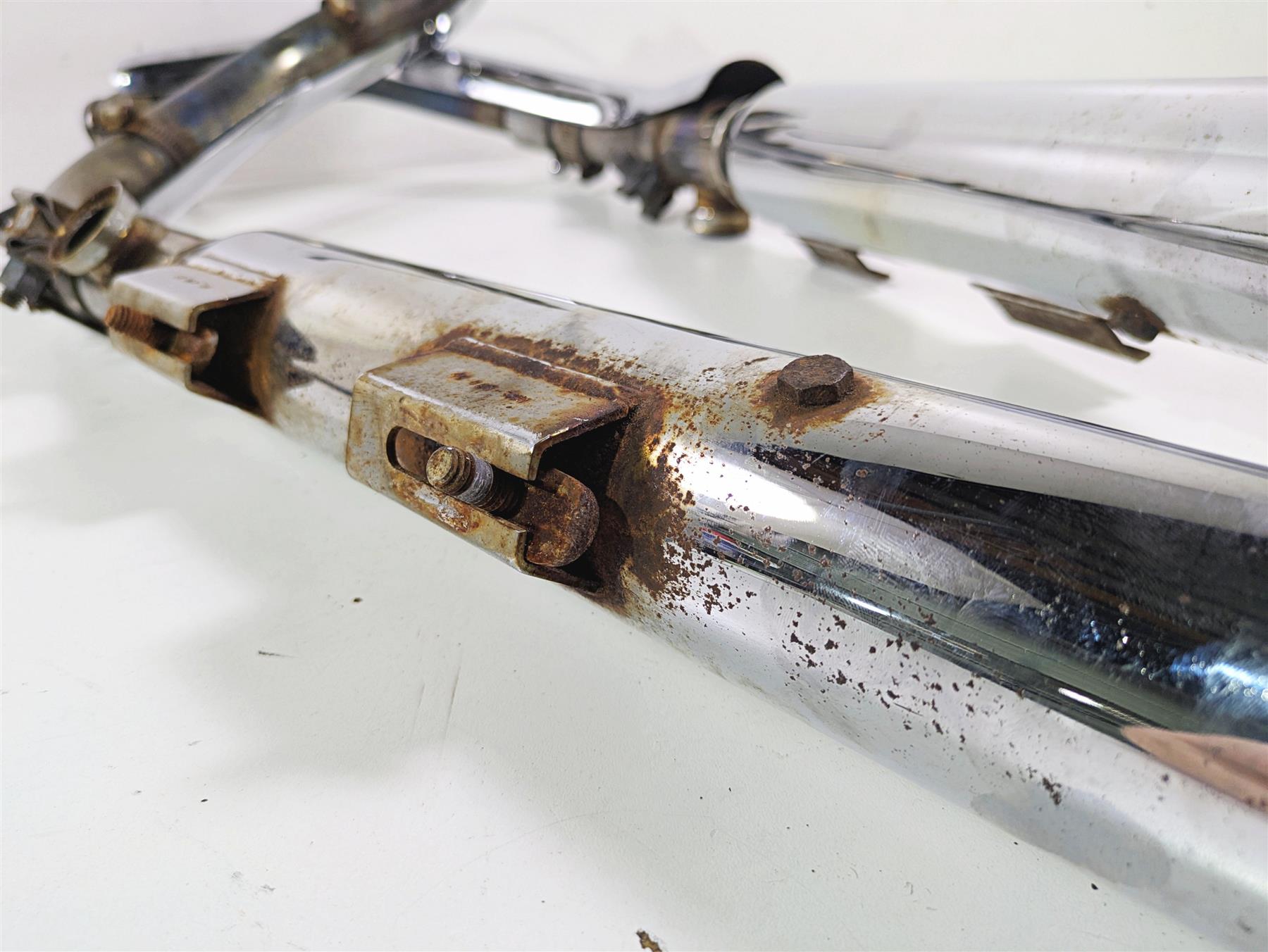 2007 Harley Sportster XL1200 C Exhaust Header & Slash Cut Muffler Set 64942-07 {{ shop.shopifyCountryName }} - Mototech271