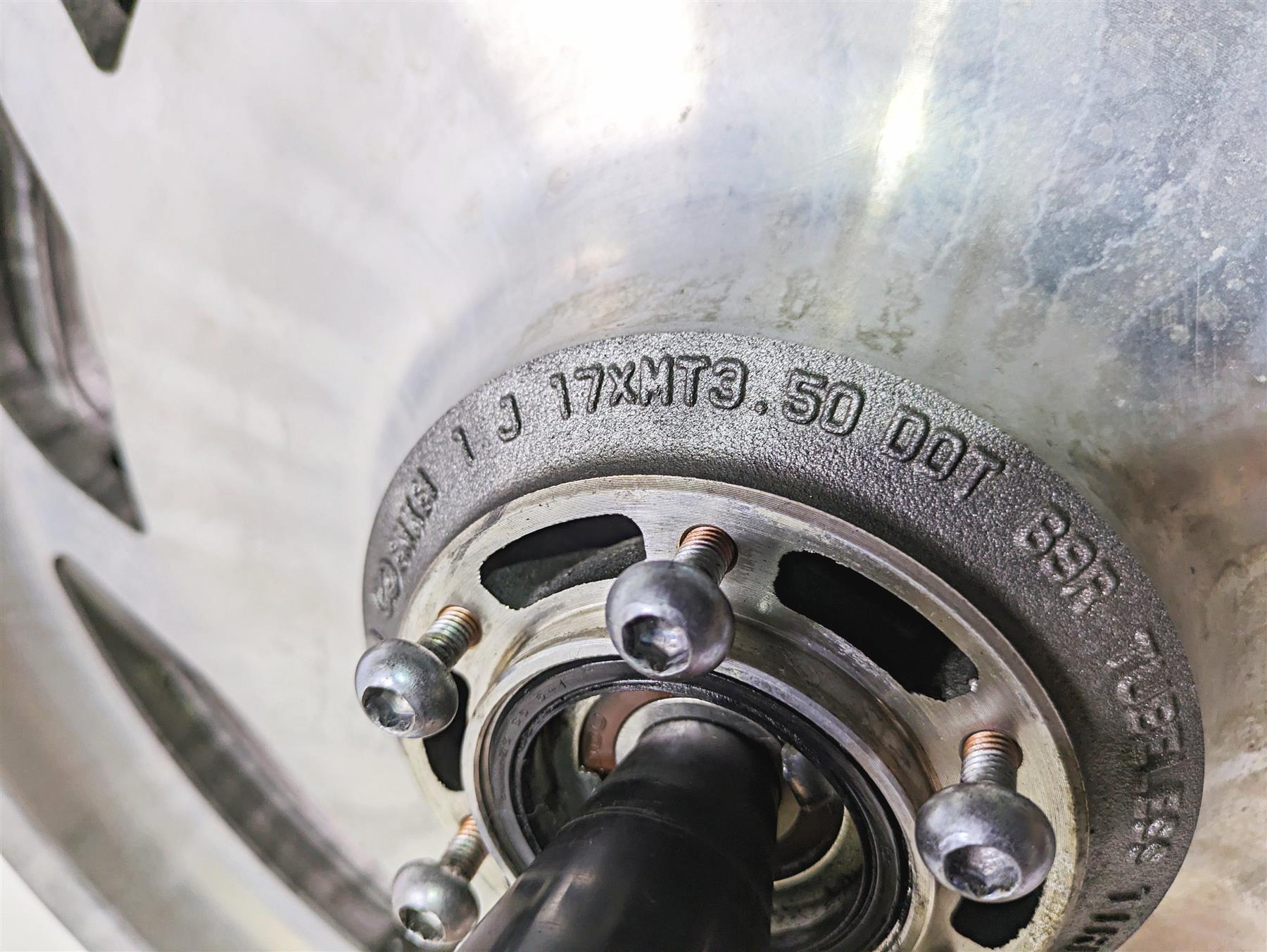 1998 Honda GL1500 Valkyrie Tour Straight 17x3.5 Front Wheel Rim 44650-MZ0-674 {{ shop.shopifyCountryName }} - Mototech271