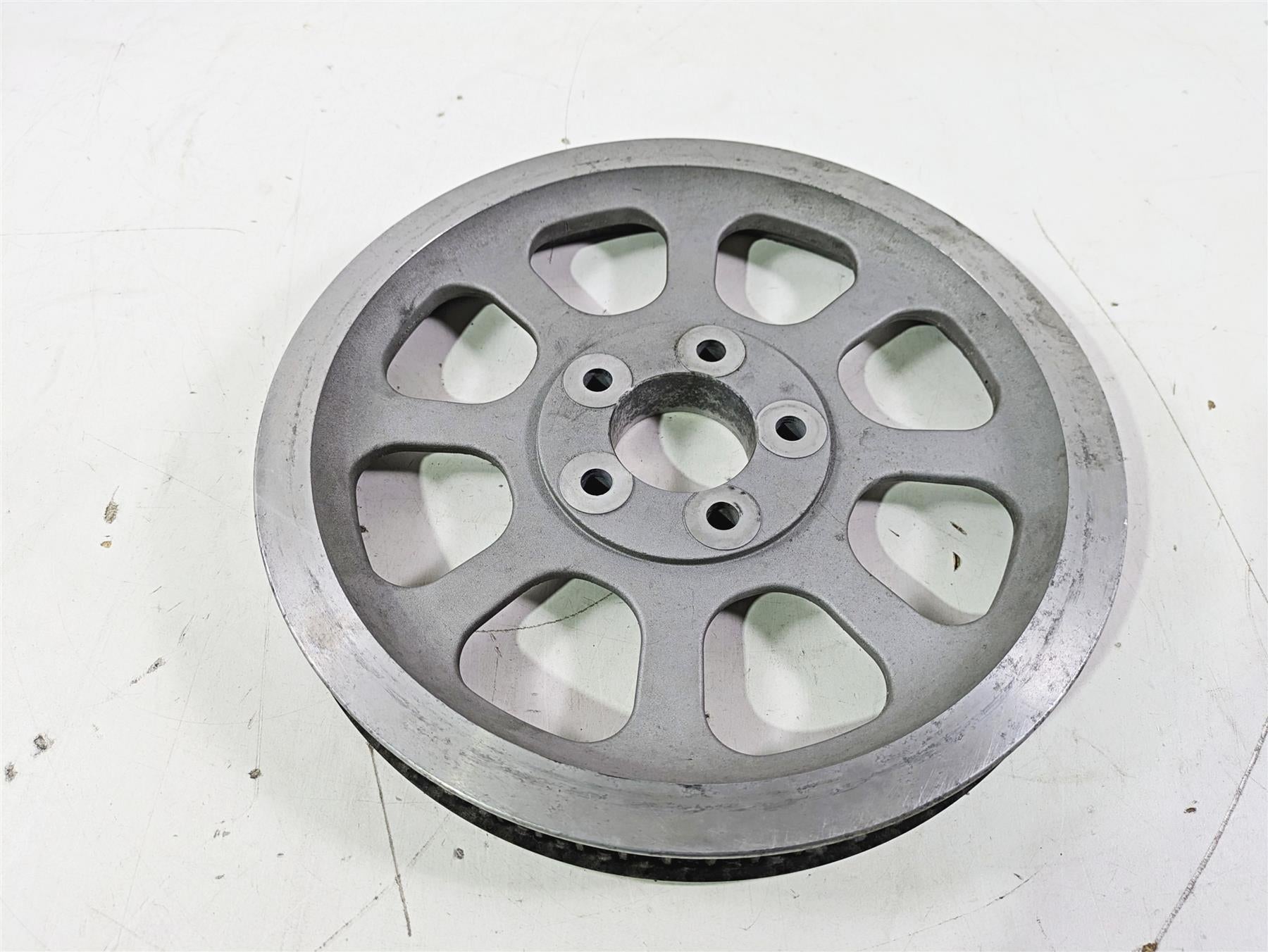 2004 Harley Softail FLSTF Fat Boy Rear Drive Belt Pulley 70T 1 1/8" 40306-00 {{ shop.shopifyCountryName }} - Mototech271