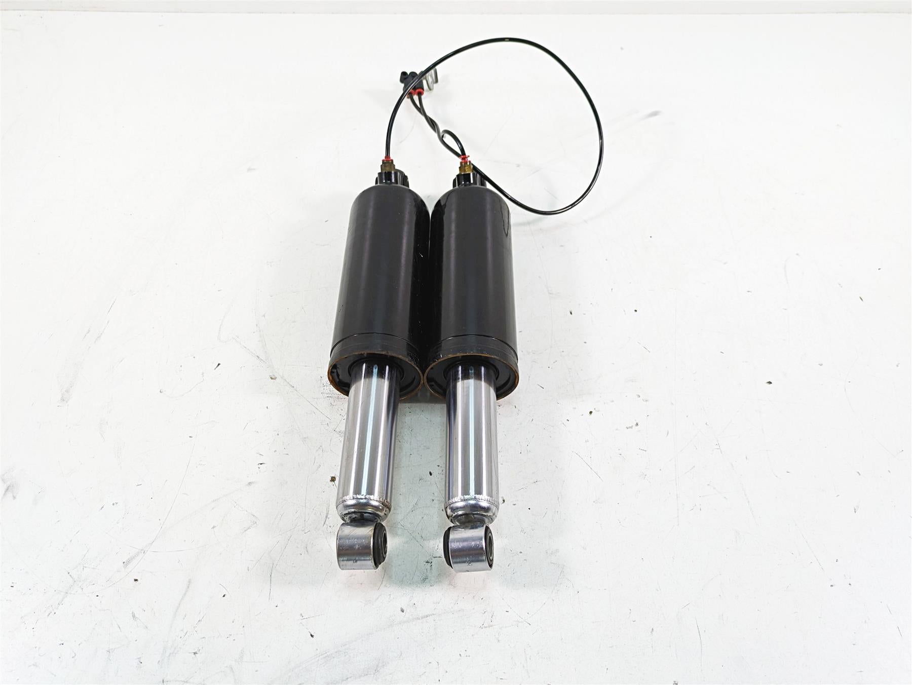 2010 Harley Touring FLHTCU Electra Glide Rear 13" Air Shock Damper Set 54565-09 {{ shop.shopifyCountryName }} - Mototech271