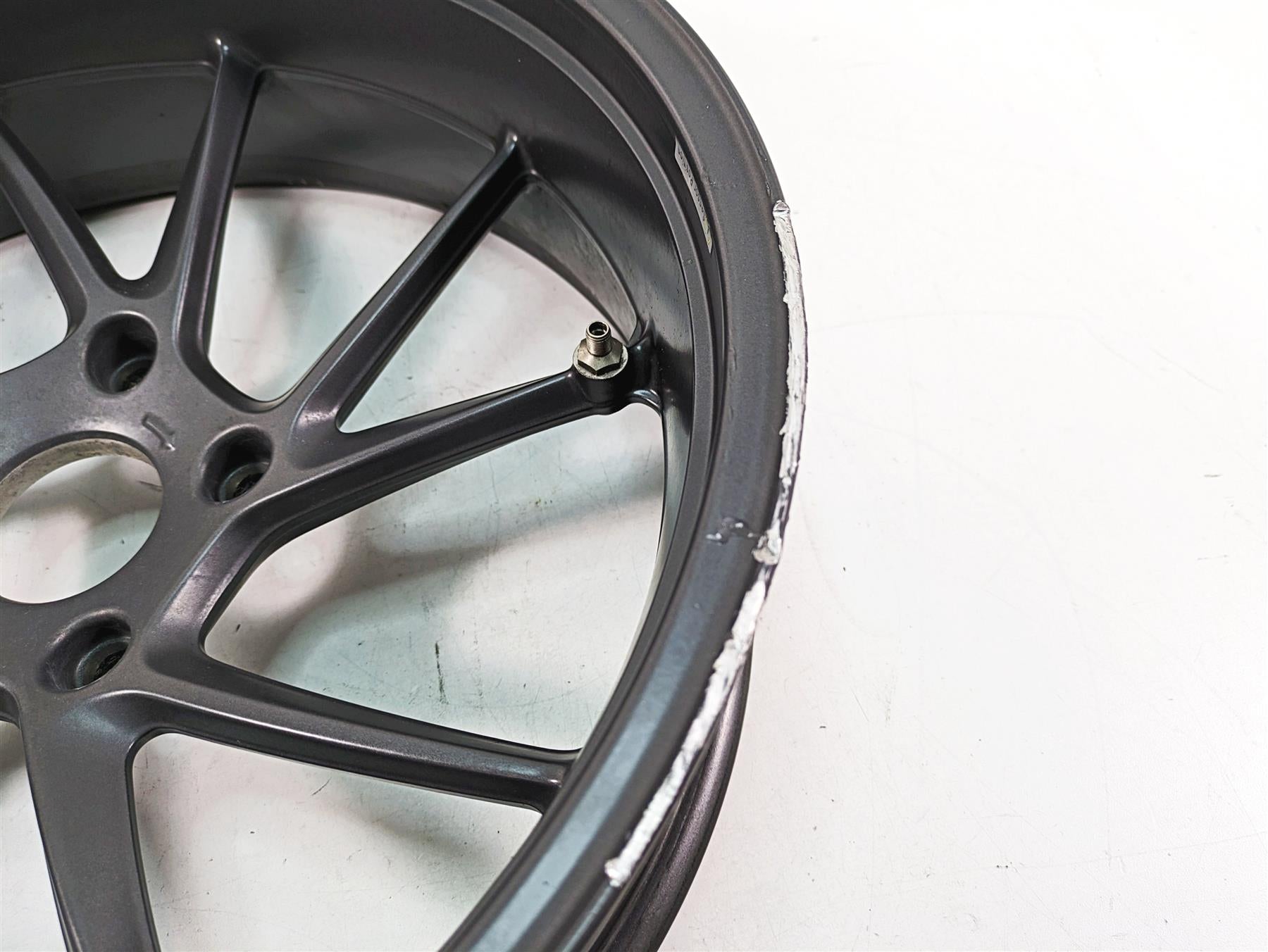 2016 BMW R1200R K53 Straight 17x5.5 Rear Wheel Rim -Read 36318556340 {{ shop.shopifyCountryName }} - Mototech271