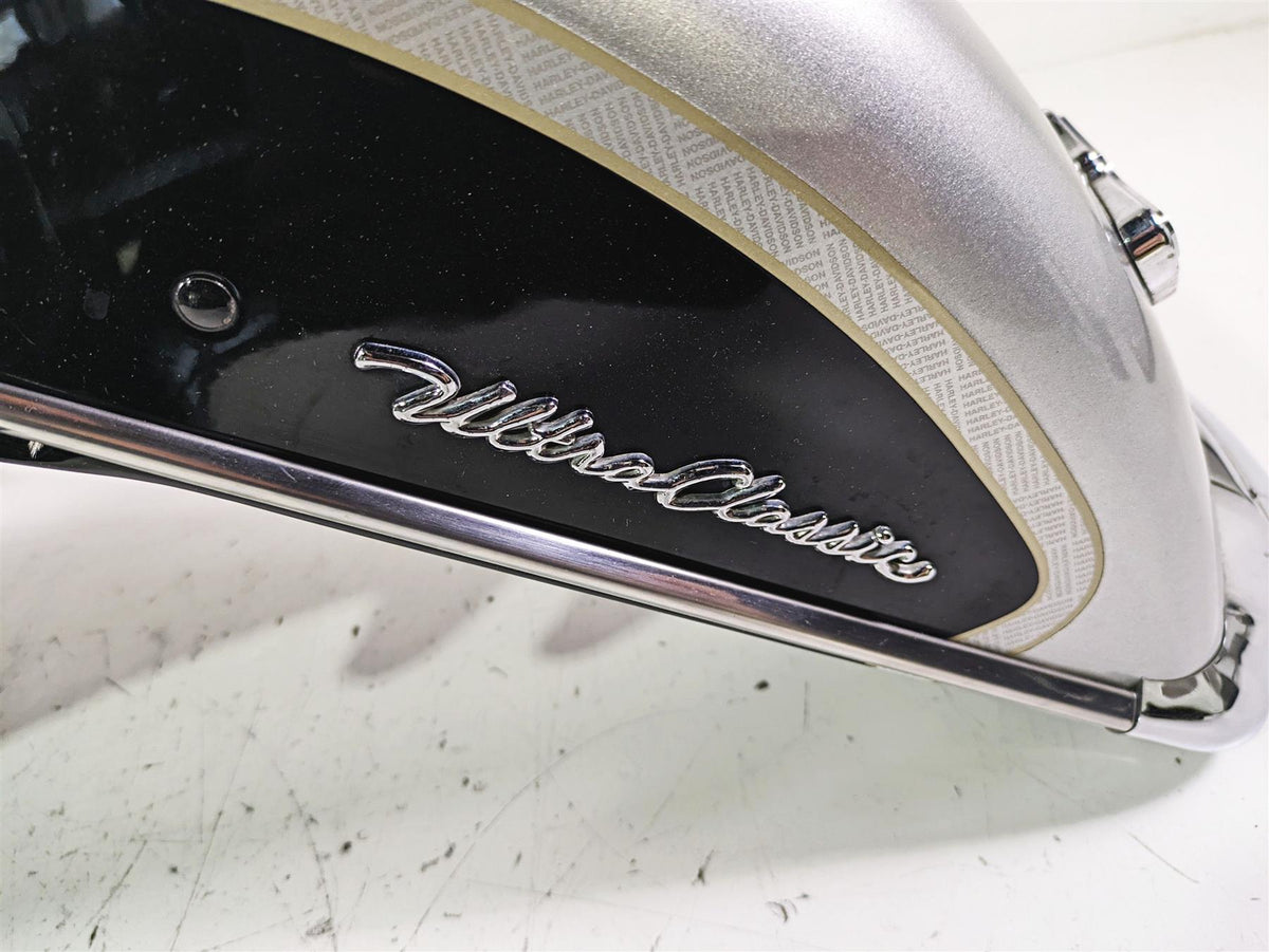 2003 Harley Touring FLHTCUI 100TH E-Glide Front Fender + Emblem 58837-00 {{ shop.shopifyCountryName }} - Mototech271