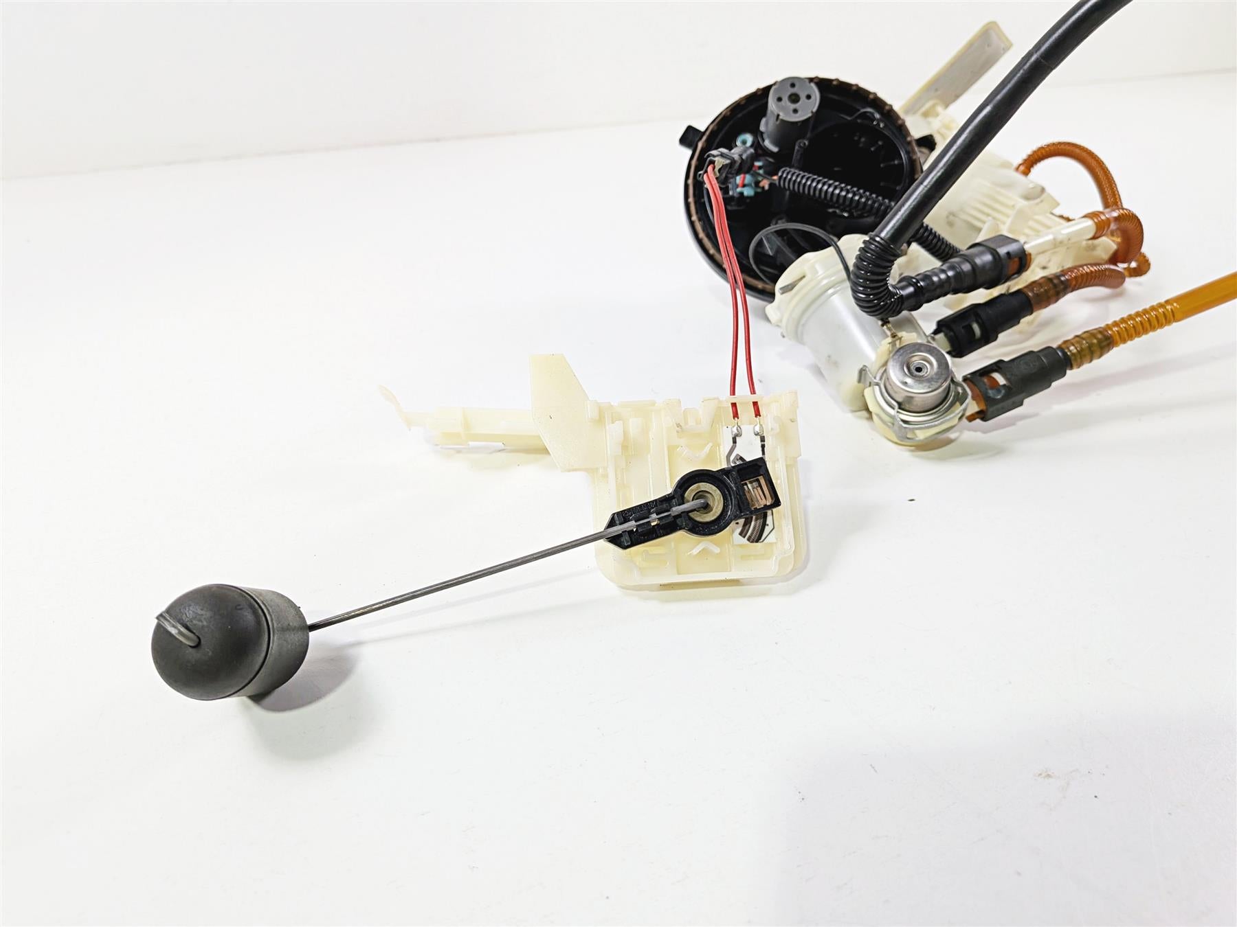 2014 Harley Touring FLHTK Electra Glide Fuel Gas Petrol Pump 62908-08 75069-08C-Mototech271