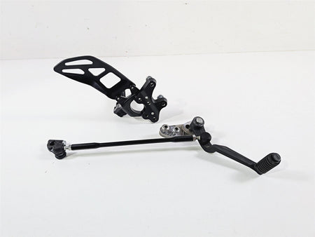 2024 Suzuki GSXR600 Left Front Footpeg & Shifter 43521-47H20 25600-14J11 {{ shop.shopifyCountryName }} - Mototech271