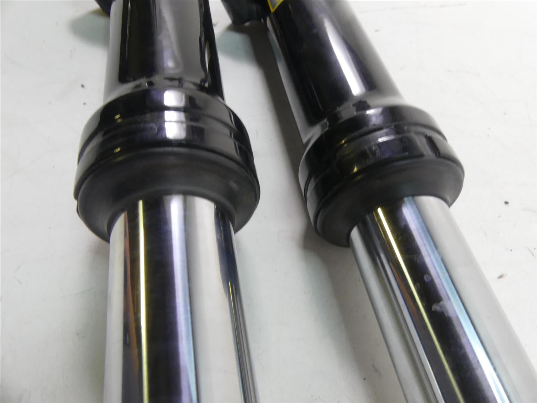 2019 Harley XL883 N Sportster Iron Strght Front Fork Legs 39mm 45400087 45400086 {{ shop.shopifyCountryName }} - Mototech271