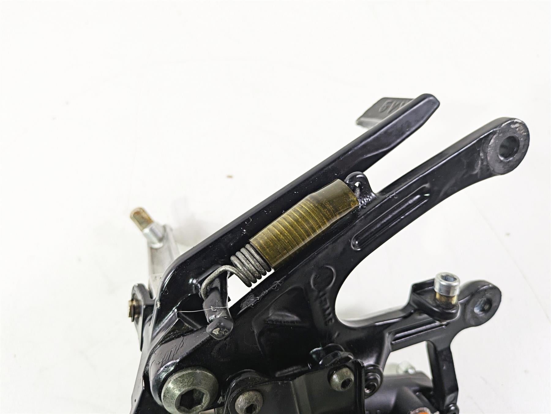 2005 Yamaha YZFR1 YZF R1 Right Footpeg & Master Cylinder Set 5VY-27443-01 {{ shop.shopifyCountryName }} - Mototech271