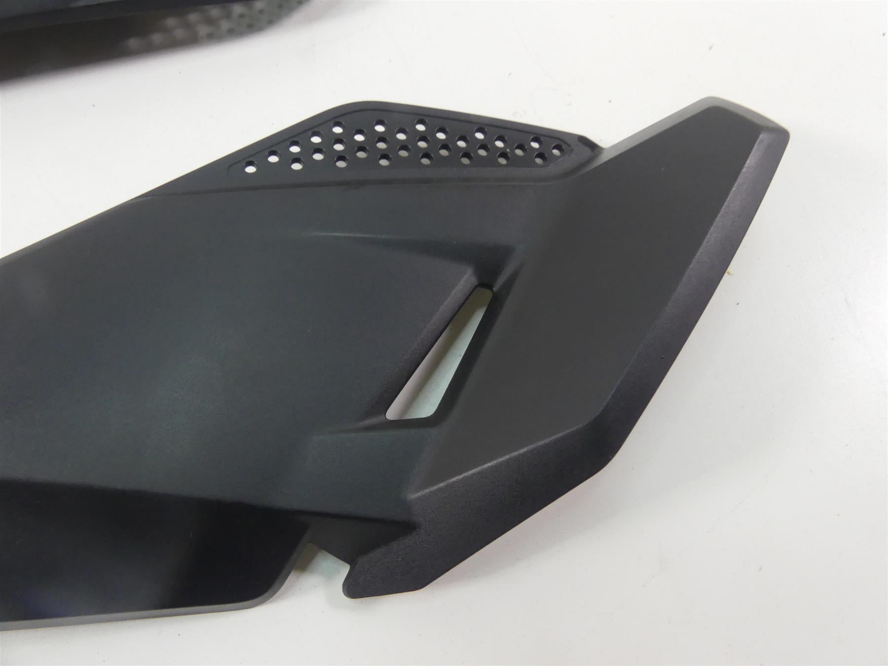 2019 BMW R1250GS K50 Under Tank Molded Leg Fairing Set 46638556637 46638556638 {{ shop.shopifyCountryName }} - Mototech271