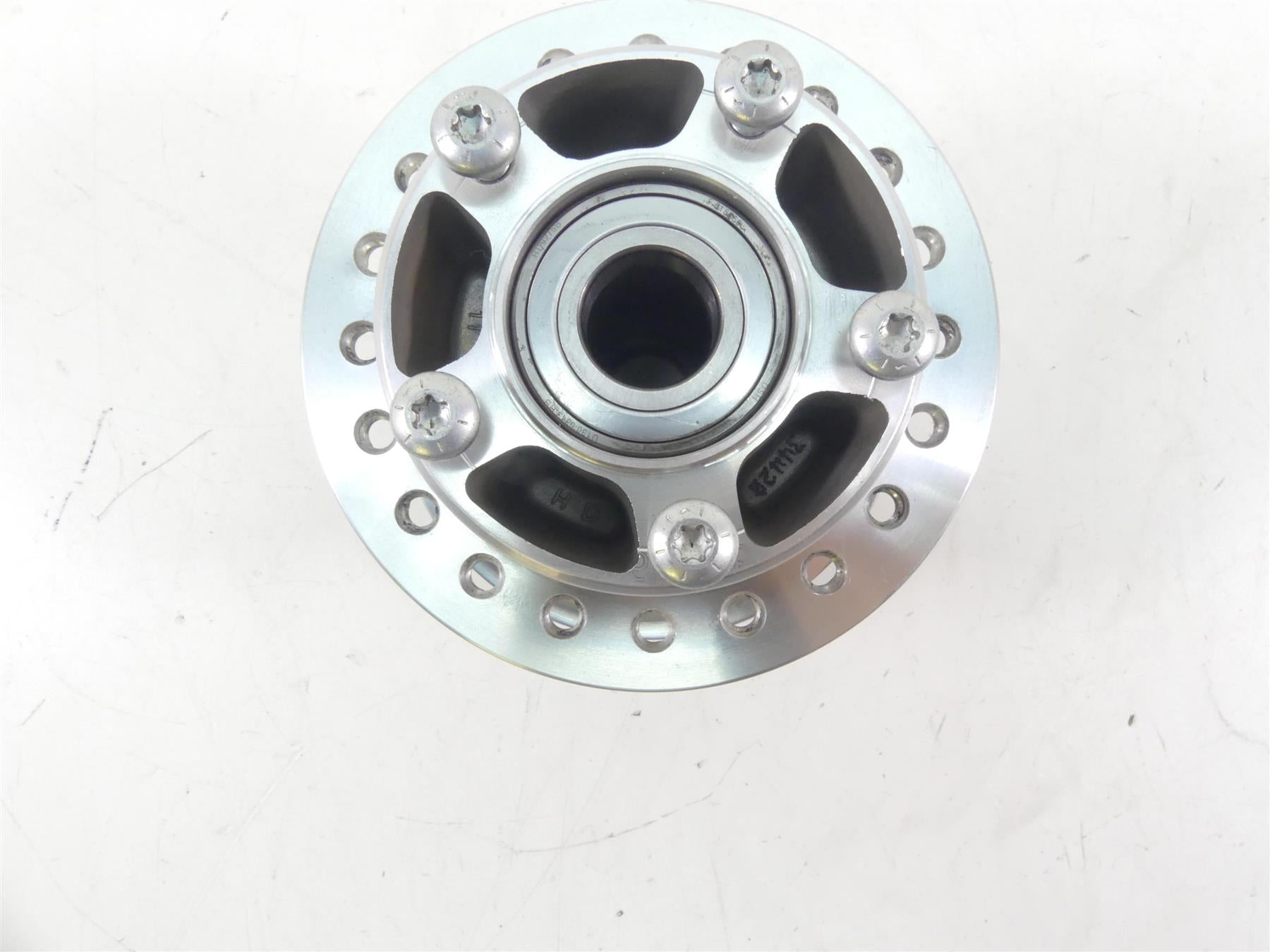 2021 Harley Softail FXBBS 114 Street Bob Front Spoke Wheel Hub 43300565 41426-07 {{ shop.shopifyCountryName }} - Mototech271