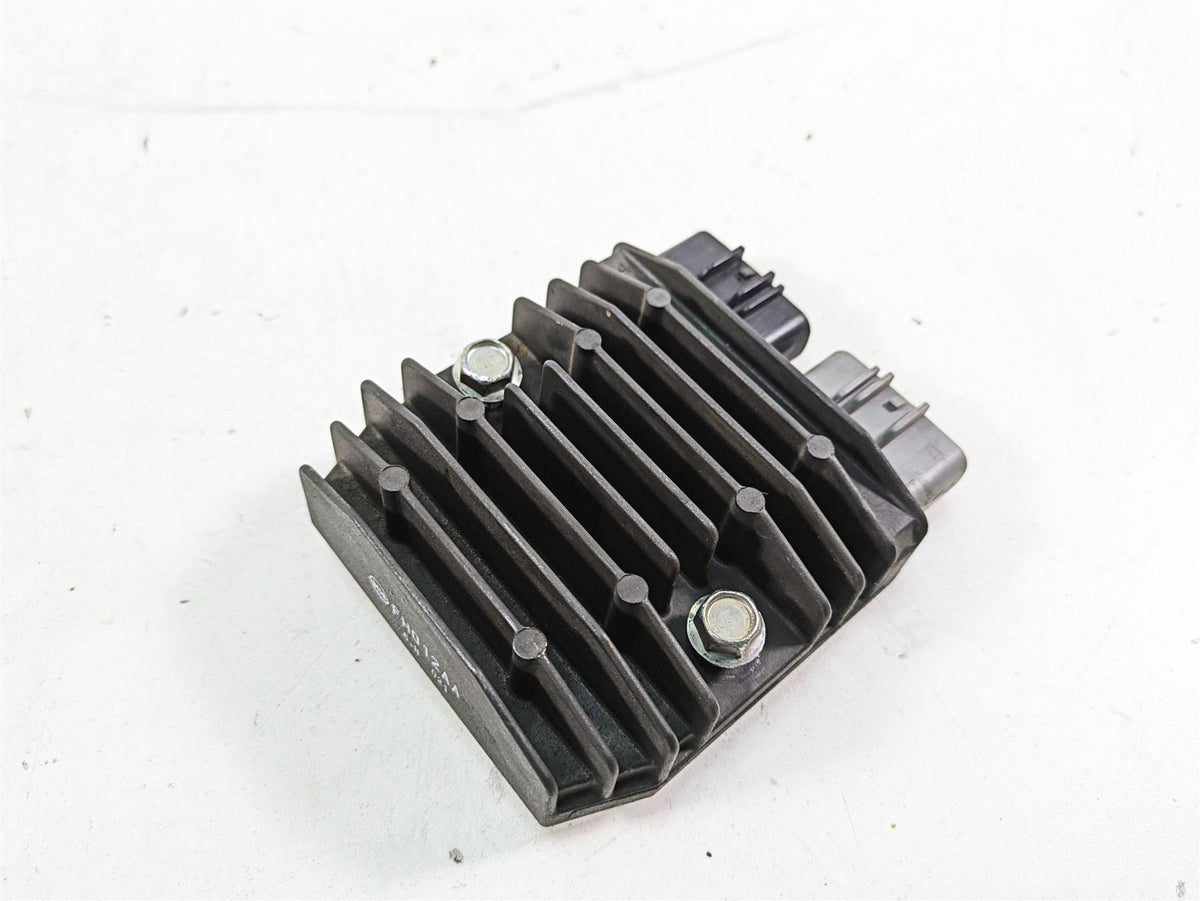 2007 Yamaha R1 YZFR1 Rectifier Voltage Regulator FH012AA 1D7-81960-00-00 {{ shop.shopifyCountryName }} - Mototech271