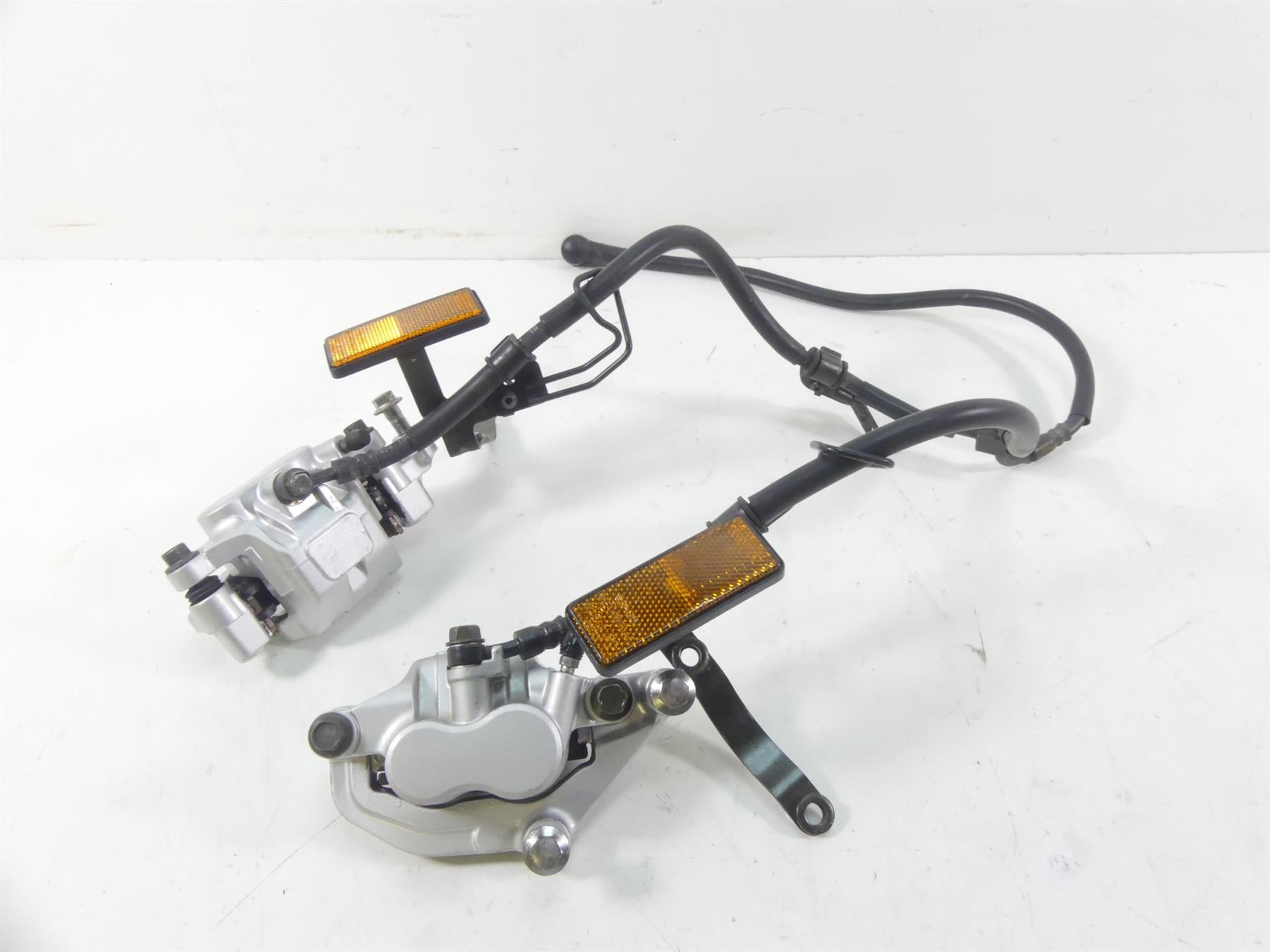 2007 Yamaha XVS1300 V-Star Front Brake Caliper & Line Set 3D8-2580U-00-00