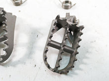 Load image into Gallery viewer, 2007 BMW R1200GS K255 Adv Front Footpeg Foot Peg Rest Set 46717694557 | Mototech271

