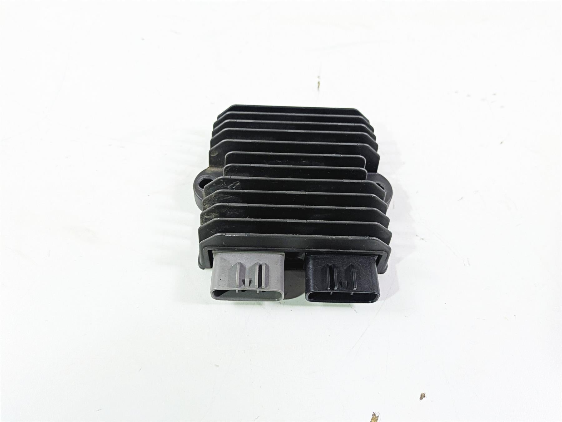 2020 Suzuki V-Strom 1050 XT Rectifier Voltage Regulator SH847AA 32800-31J00 {{ shop.shopifyCountryName }} - Mototech271