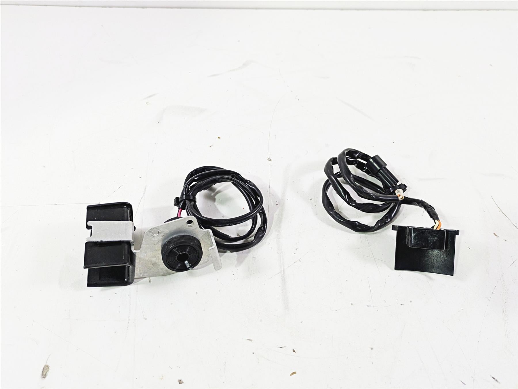 2020 Yamaha Waverunner VX1050 Deluxe Buzzer & Magnet Sensor F1S-68341-00-00 {{ shop.shopifyCountryName }} - Mototech271