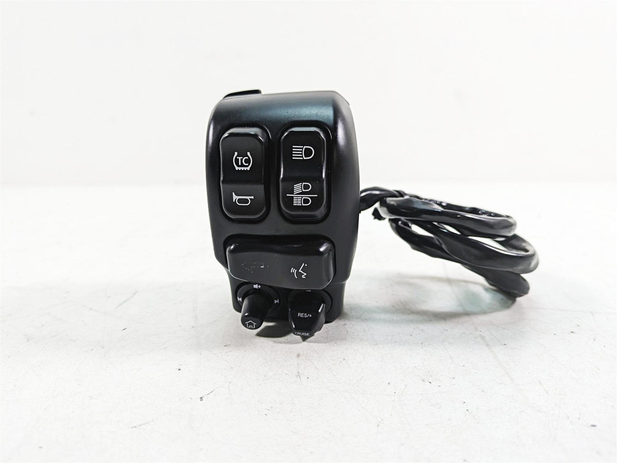 2020 Harley Touring FLHX Street Glide Left Hand Traction Control Switch 71500128 {{ shop.shopifyCountryName }} - Mototech271