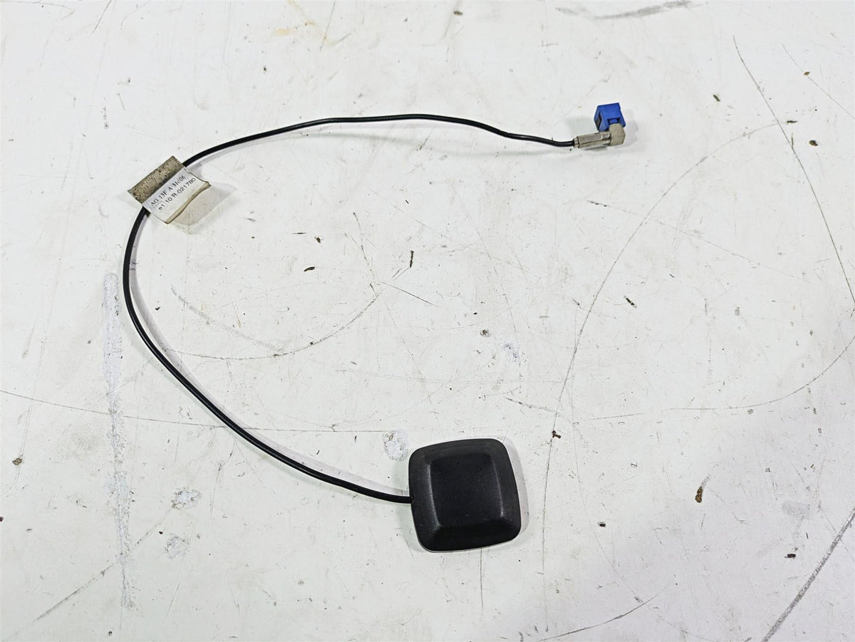 2007 Harley Touring FLHTCU SE CVO E-Glide Gps Antenna 76000222 {{ shop.shopifyCountryName }} - Mototech271