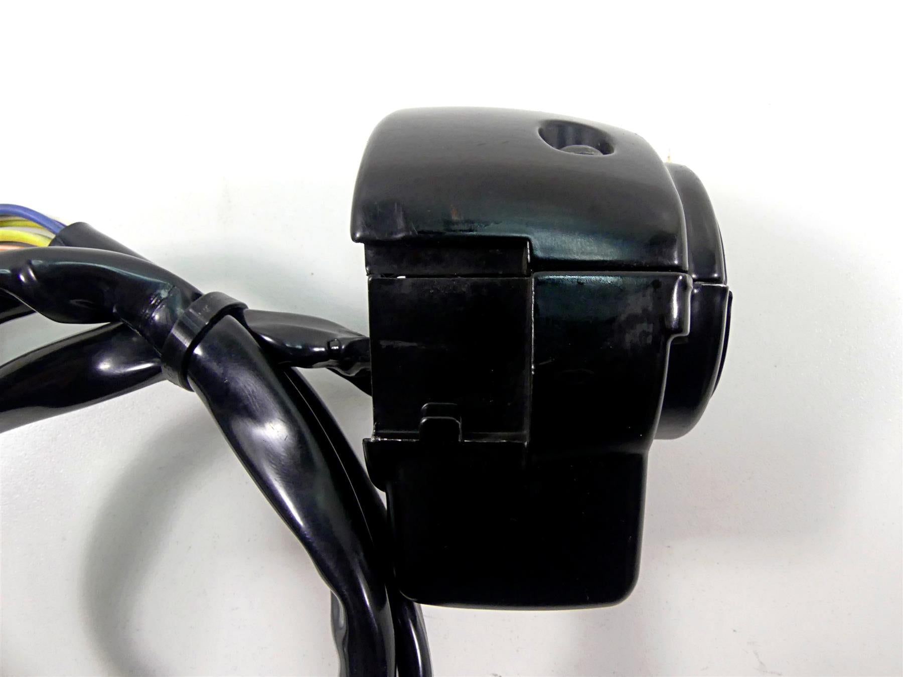 2003 Harley Touring FLHTCI E-Glide 100TH Left Audio Control Switch 71682-06A {{ shop.shopifyCountryName }} - Mototech271