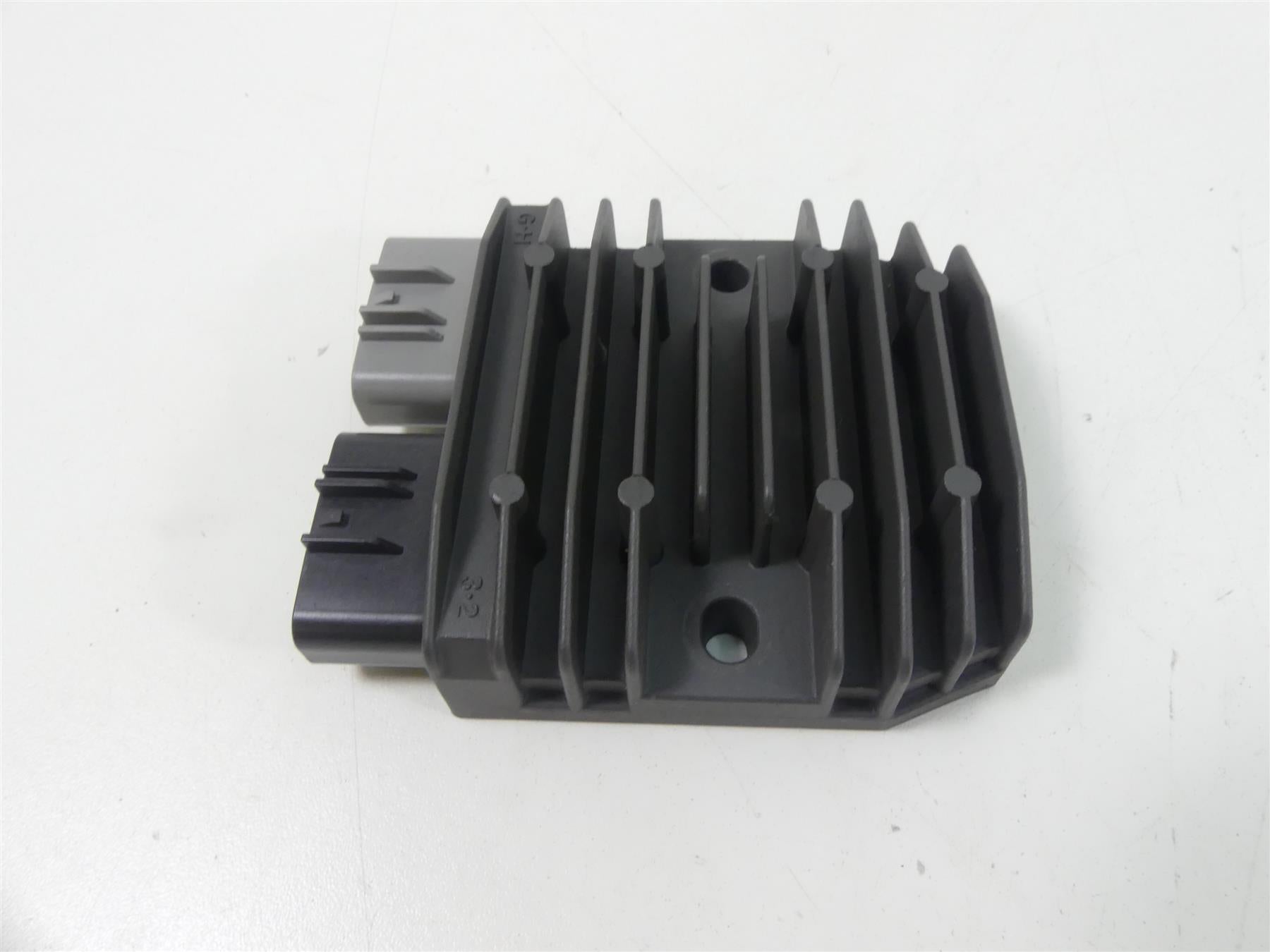 2019 Indian Motorcycle Co. FTR1200 Rectifier Voltage Regulator SH775BA 4012941 {{ shop.shopifyCountryName }} - Mototech271