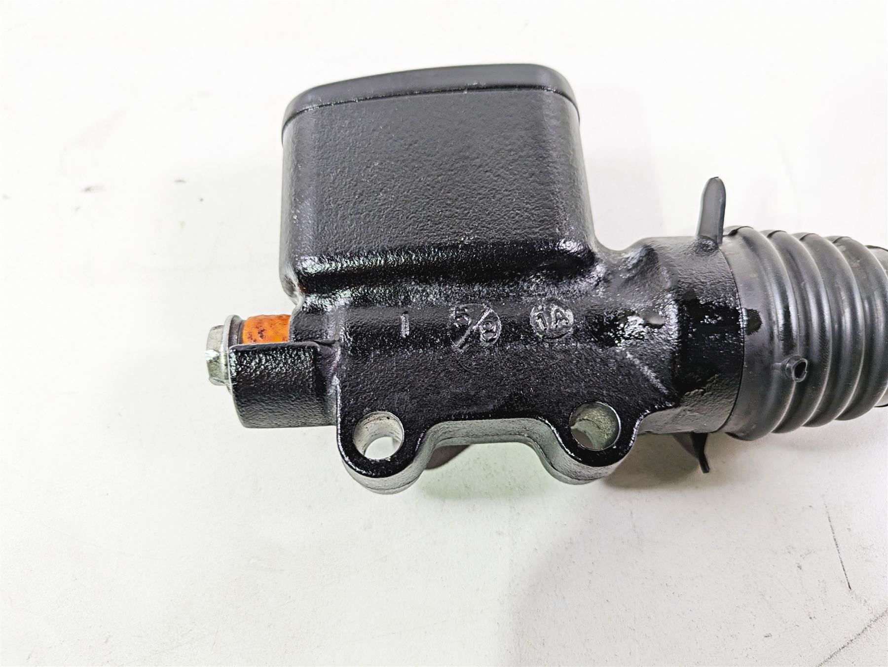 2021 Harley Softail FXST Standard Rear Brake Master Cylinder 5/8" 41700460 {{ shop.shopifyCountryName }} - Mototech271