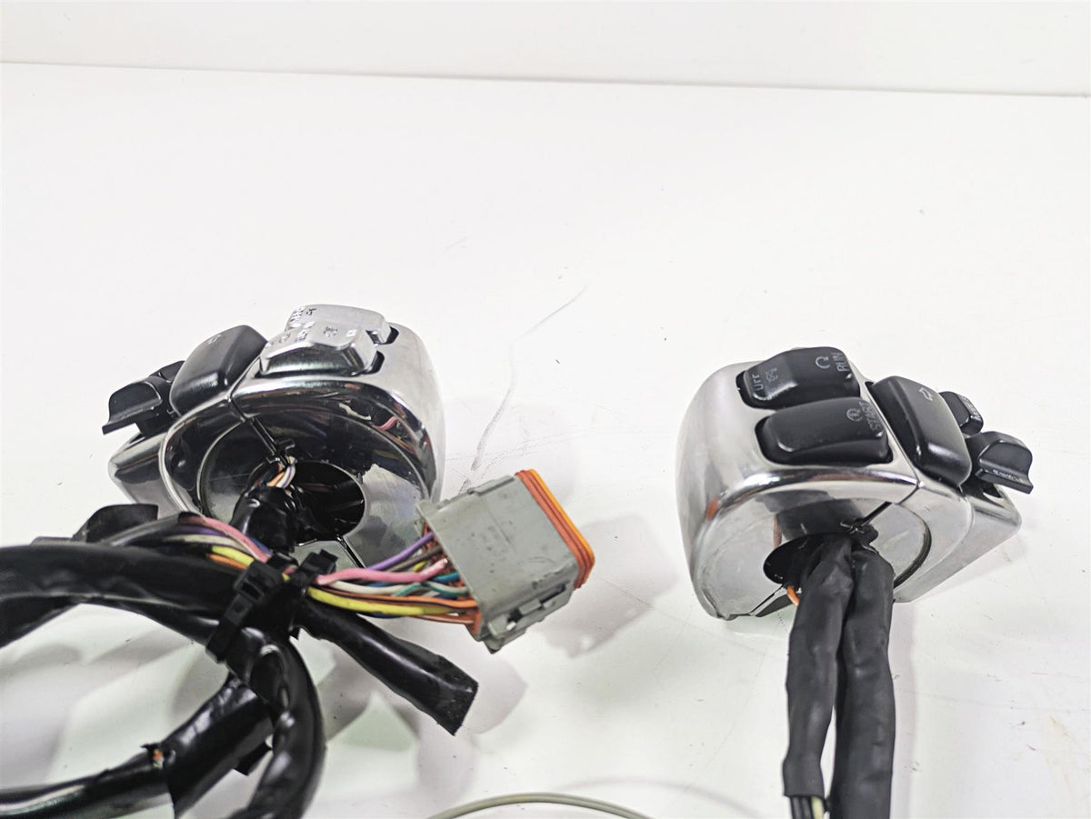 2001 Harley Touring FLHX Street Glide Chrome Control Switch Set 71685-06A {{ shop.shopifyCountryName }} - Mototech271