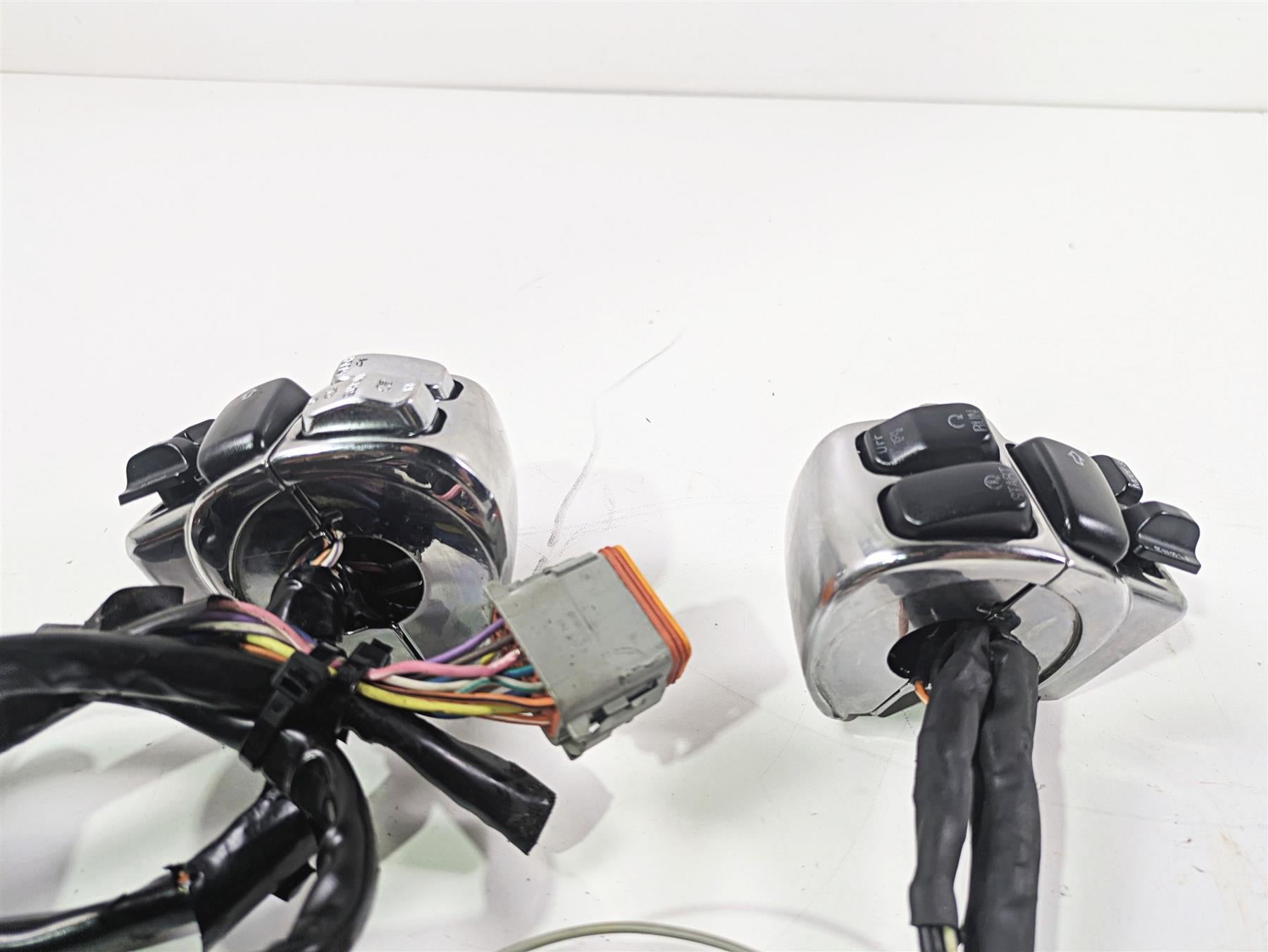 2001 Harley Touring FLHX Street Glide Chrome Control Switch Set 71685-06A {{ shop.shopifyCountryName }} - Mototech271