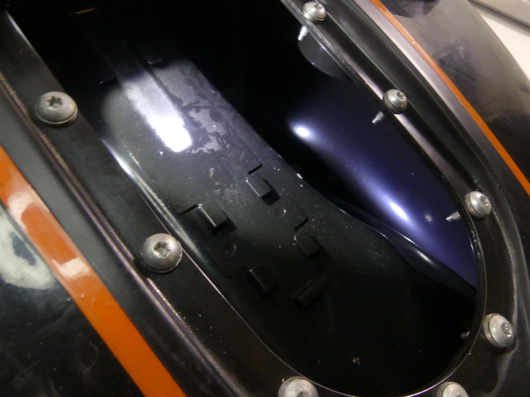 2015 Harley FXDF Dyna Fat Bob Fuel Gas Petrol Tank Reservoir - Read 61000705 {{ shop.shopifyCountryName }} - Mototech271