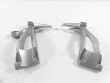 Load image into Gallery viewer, 2007 Yamaha FZ1 Fazer Rear Passenger Footpeg Foot Peg Set 2D1-2742L-00-00 | Mototech271
