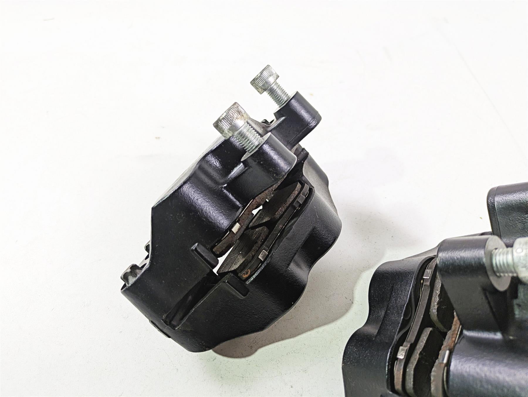 2017 Indian Chieftain Limited Front Brake Caliper Set 1912390 1912391 {{ shop.shopifyCountryName }} - Mototech271