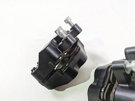 2017 Indian Chieftain Limited Front Brake Caliper Set 1912390 1912391 {{ shop.shopifyCountryName }} - Mototech271