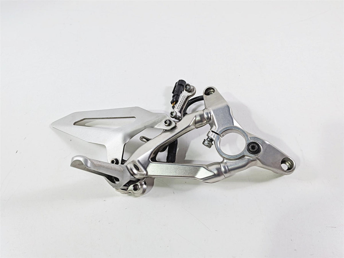 2017 Ducati Panigale 1299 Right Foot Peg & Frame Mount 82414621AA 8291E071AA-Mototech271