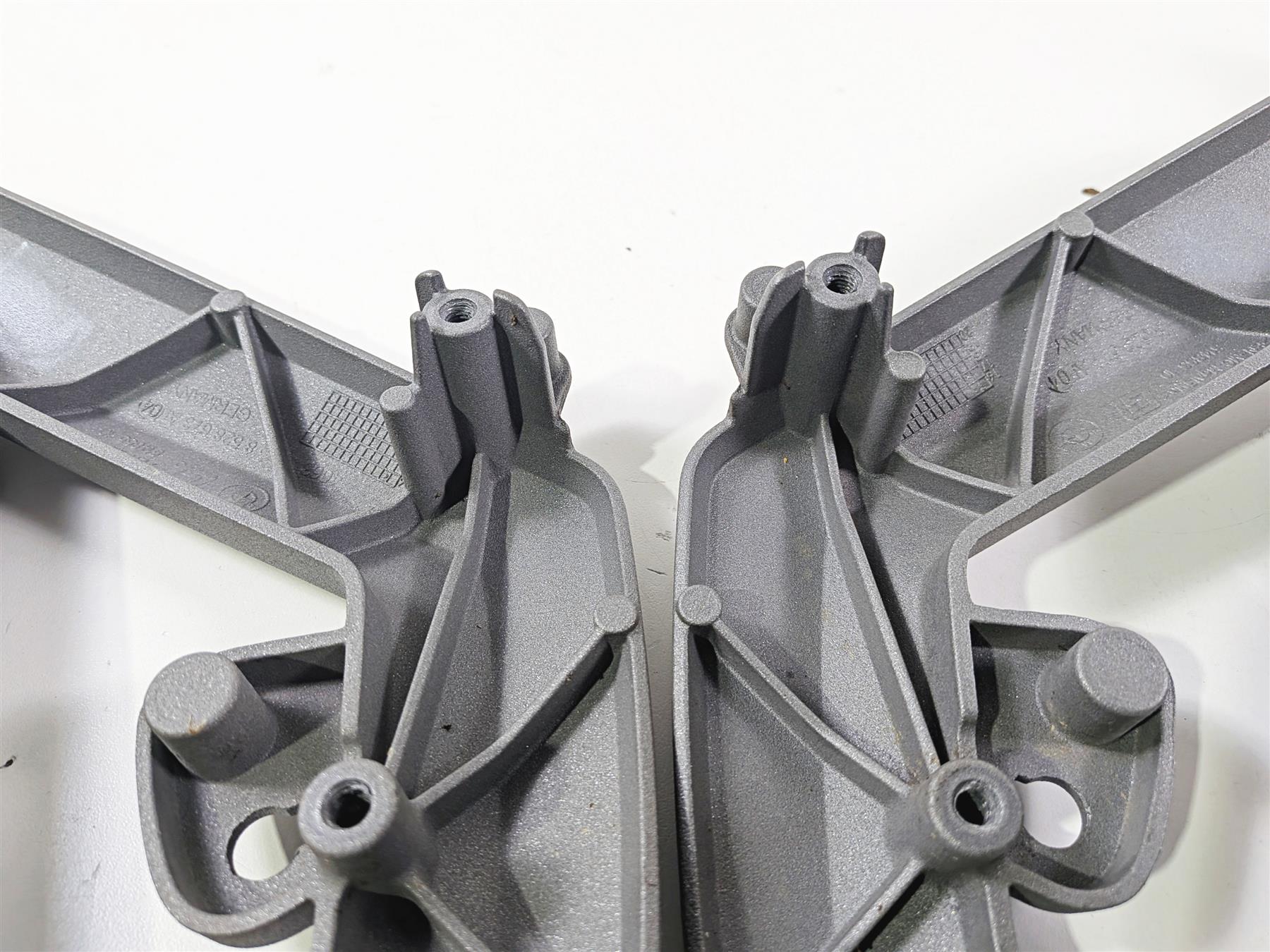 2016 BMW R1200 GS K50 Front Center Stay Carrier Mount 46638528673 46638528674 {{ shop.shopifyCountryName }} - Mototech271