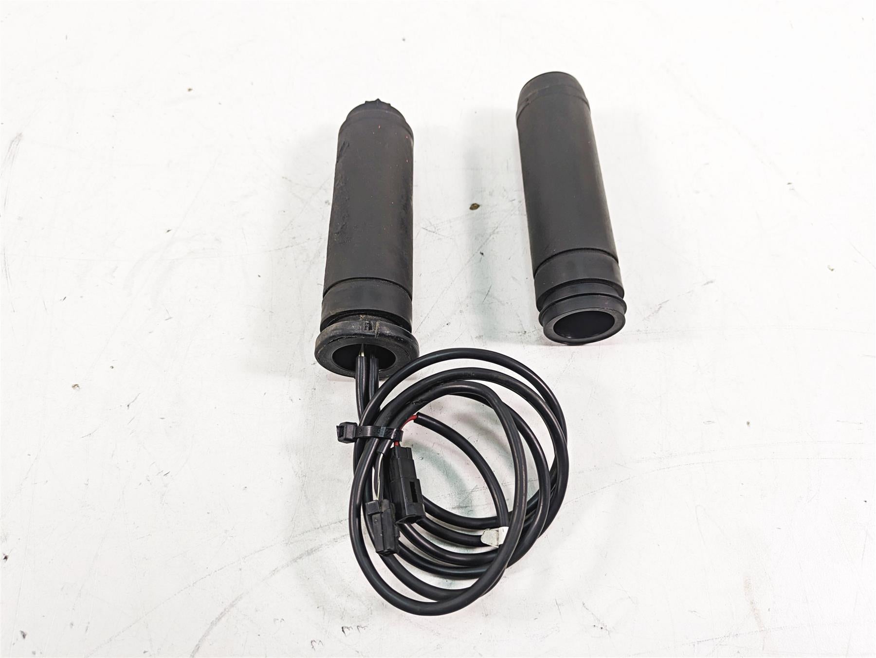 2014 Harley Touring FLHTK Electra Glide Heated Hand Grip Set - Read 56209-10A {{ shop.shopifyCountryName }} - Mototech271