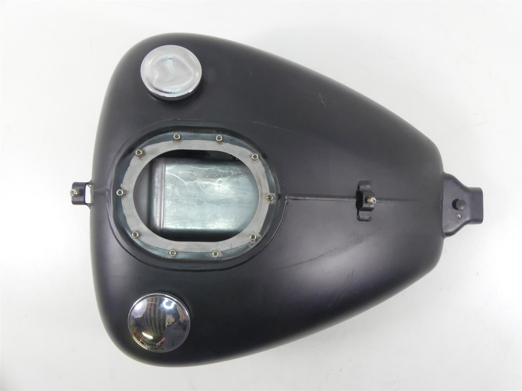 2016 Indian Chieftain Dark Horse Fuel Gas Petrol Tank Reservoir - Read 1021997 {{ shop.shopifyCountryName }} - Mototech271