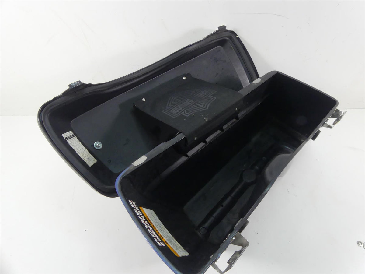 2004 Harley FLHTC SE CVO Electra Glide Right Saddle Bag Saddlebag 90906-04 {{ shop.shopifyCountryName }} - Mototech271