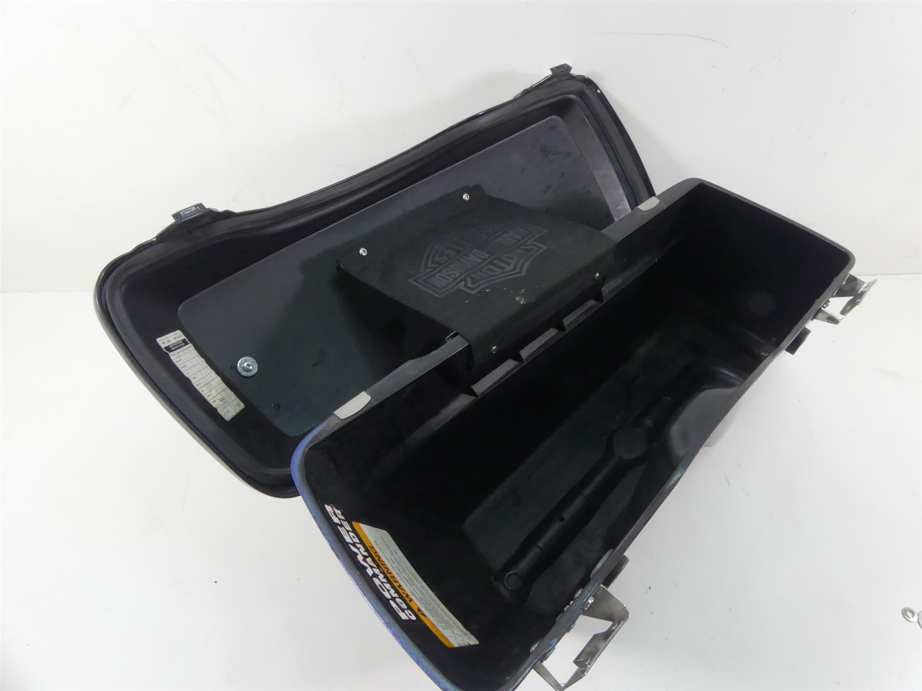 2004 Harley FLHTC SE CVO Electra Glide Right Saddle Bag Saddlebag 90906-04 {{ shop.shopifyCountryName }} - Mototech271