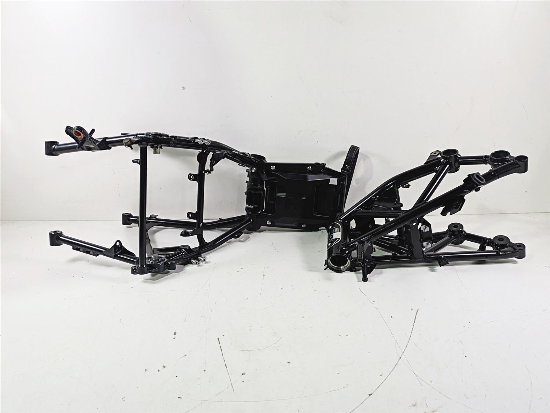 2015 BMW R nineT K21 Front And Rear Chassis Frame Set With Salvage Texas Title 46518536133 {{ shop.shopifyCountryName }} - Mototech271