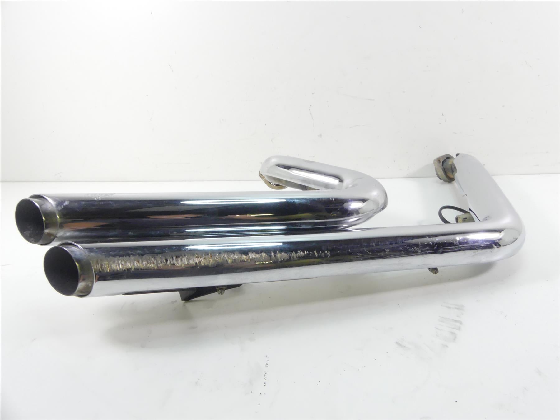 2013 Harley FXDWG Dyna Wide Glide Vance Hines Shortshots Exhaust System 17227 {{ shop.shopifyCountryName }} - Mototech271