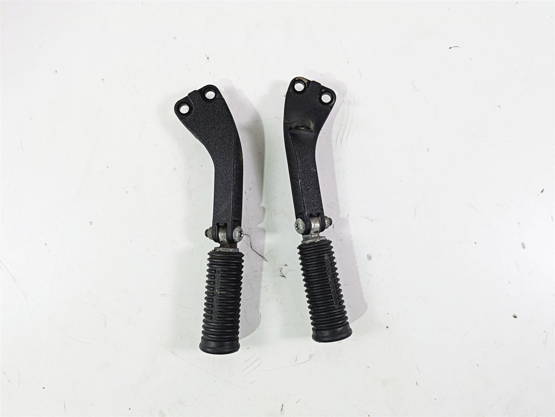2015 Harley FXDF Dyna Fat Bob Rear Passenger Footpeg Rest Set 49224-06A 49230-06 {{ shop.shopifyCountryName }} - Mototech271