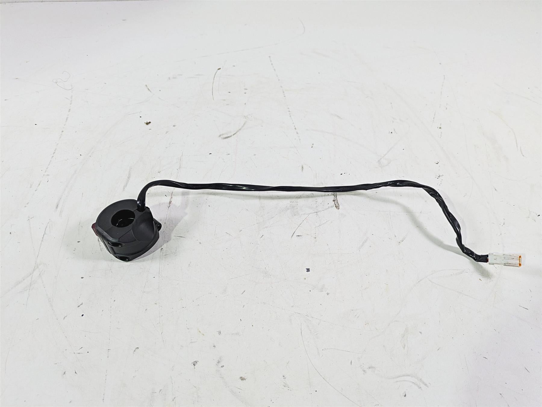 2018 Ducati Hypermotard 939 SP Right Hand Start Control Switch READ 65010122E {{ shop.shopifyCountryName }} - Mototech271