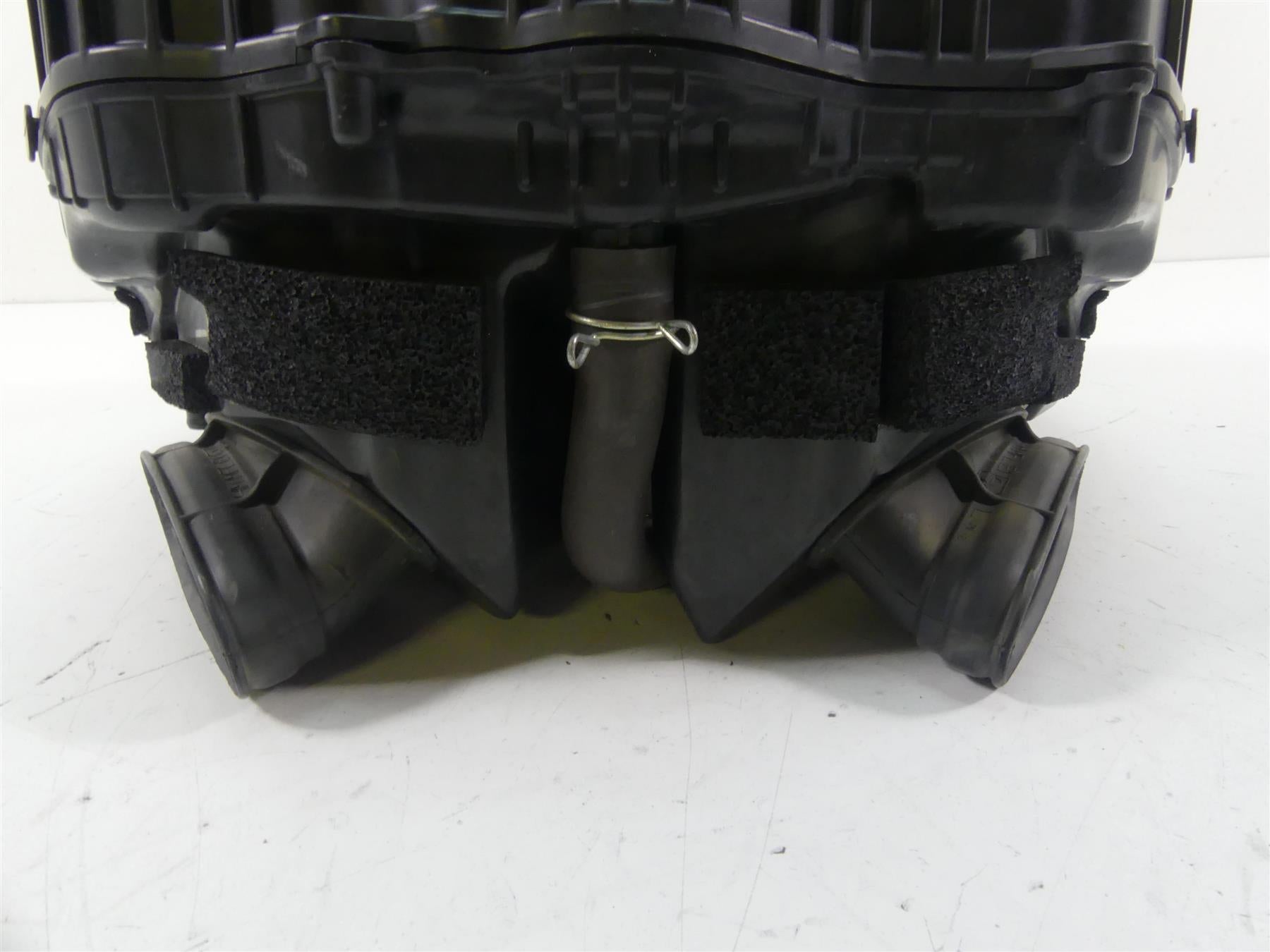 2015 Honda CBR1000 RR SC59 Air Box Cleaner Breather & Injectors 17220-MFL-000 {{ shop.shopifyCountryName }} - Mototech271