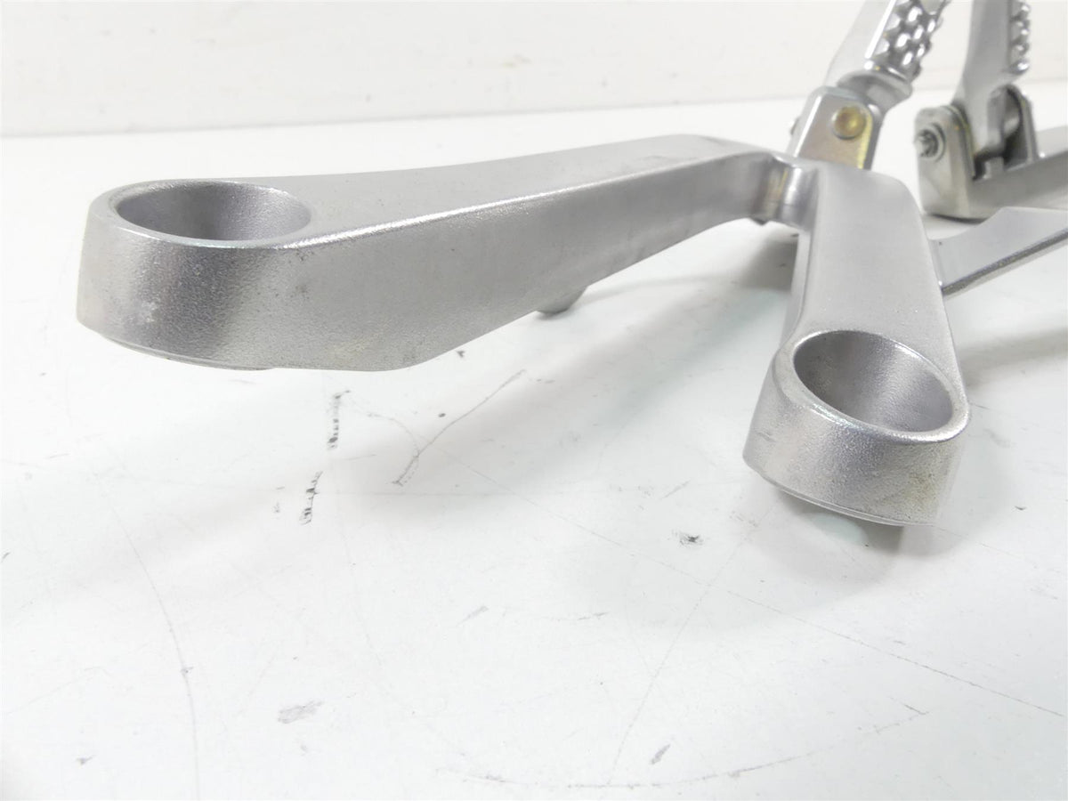 2021 Honda CBR600RR Rear Passenger Pillion Footpeg Foot Peg Set 50750-MFJ-D00 {{ shop.shopifyCountryName }} - Mototech271