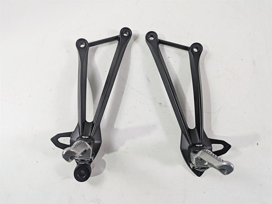 2024 Kawasaki ZX6R ZX636 Ninja Passenger Footpeg Foot Peg Set 35063-0444-18R {{ shop.shopifyCountryName }} - Mototech271