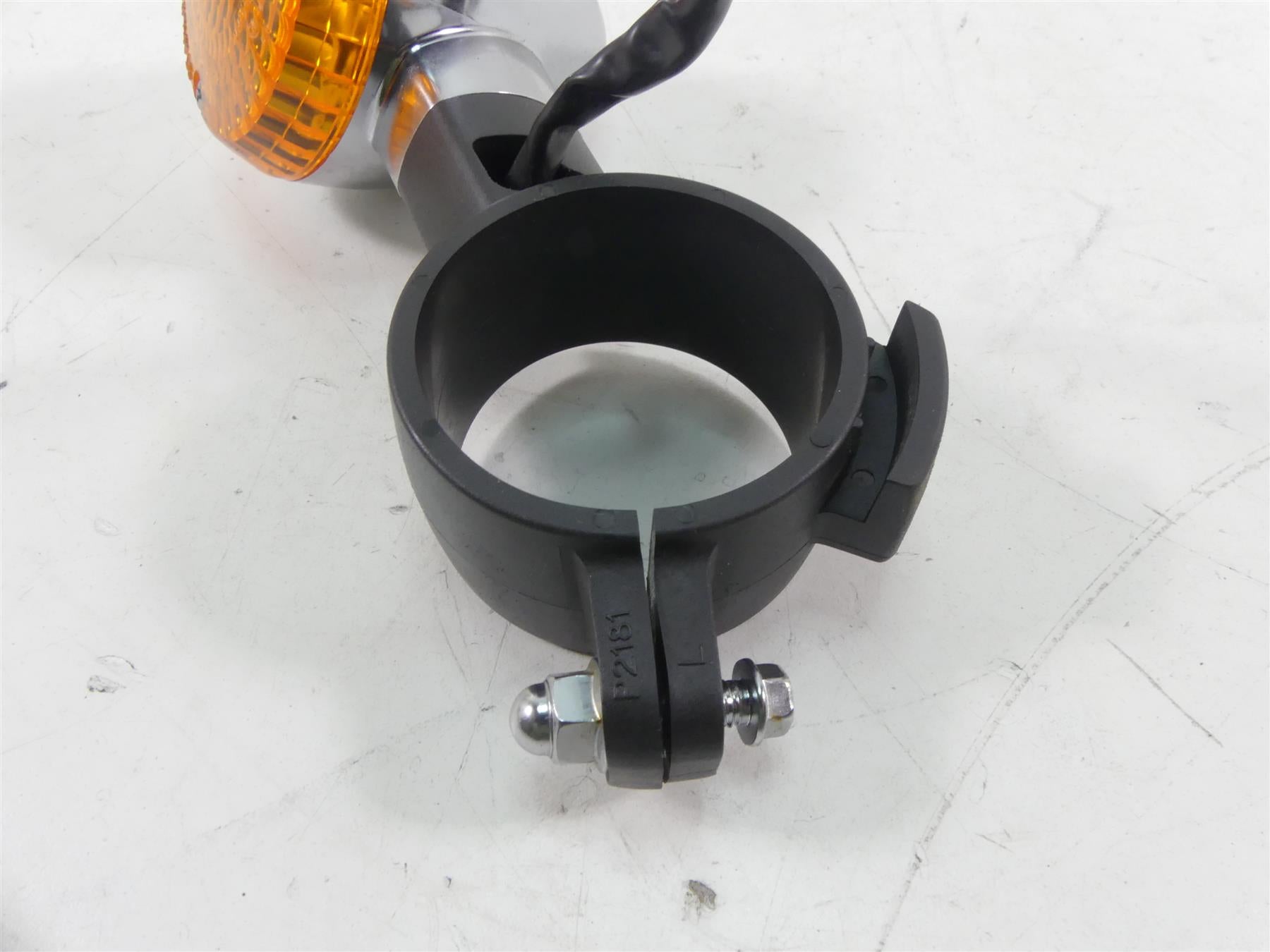 2004 Kawasaki VN1600 Meanstreak Front Left Turn Signal Blinker 23037-1405 {{ shop.shopifyCountryName }} - Mototech271