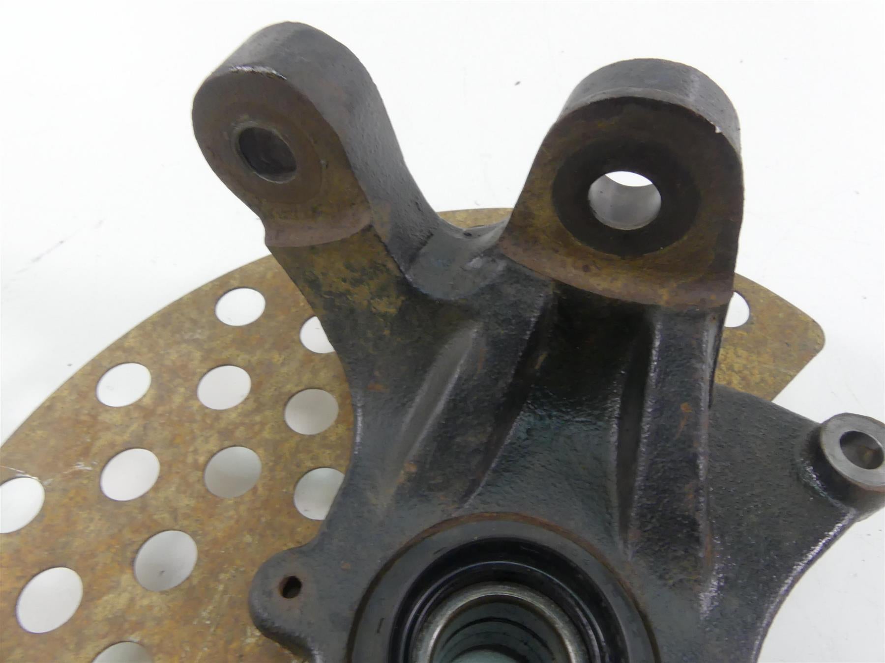 2016 Yamaha YXZ1000 R EPS SE Front Left Wheel Spindle Knuckle 2HC-F3501-00-00 {{ shop.shopifyCountryName }} - Mototech271