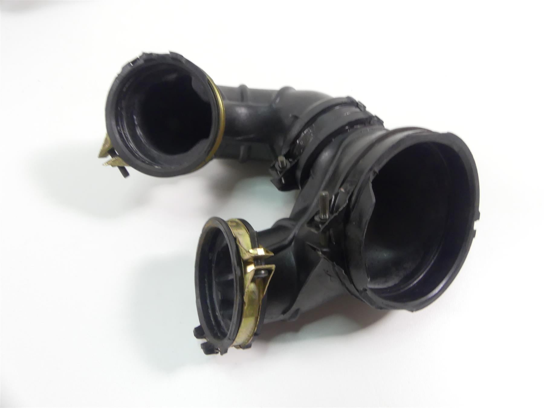 2003 Honda VT1100 C2 Shadow Sabre Air Box Cleaner Breather & Tubes 17210-MM8-020 {{ shop.shopifyCountryName }} - Mototech271